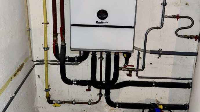 Installation de chauffage central chaudière Buderus à gaz a condensation 