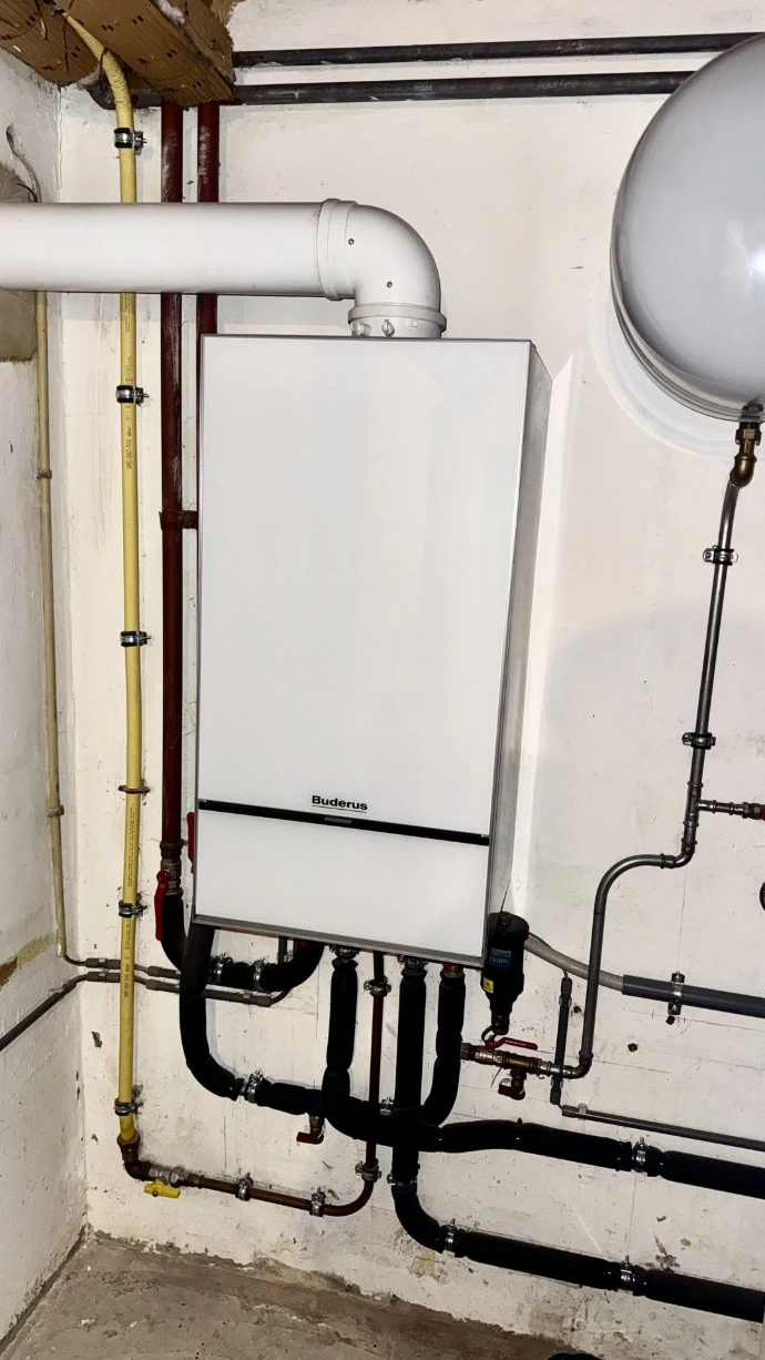 chaudiere buderus a gaz a condensation chauffage et production d'eau chaude sanitaire